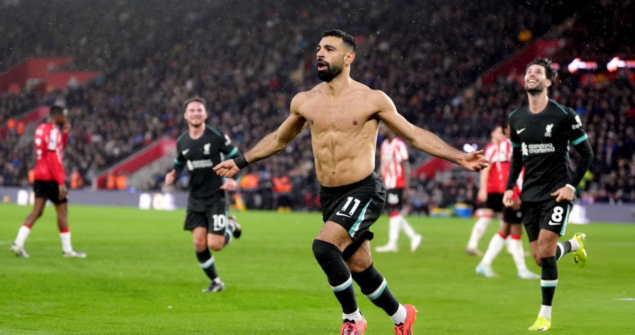 Salah chói sáng, Liverpool xây chắc ngôi đầu Ngoại hạng Anh 2024/25