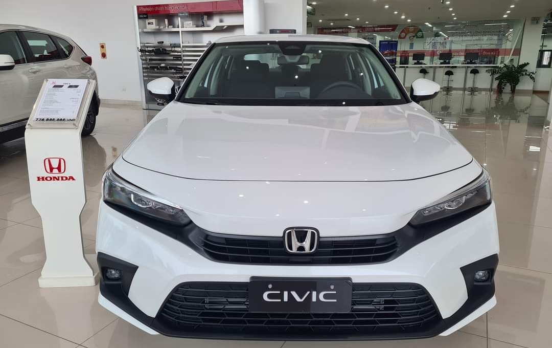 Honda Civic 2022 giảm giá đến 40 triệu đồng, quyết đấu Toyota Corolla Altis