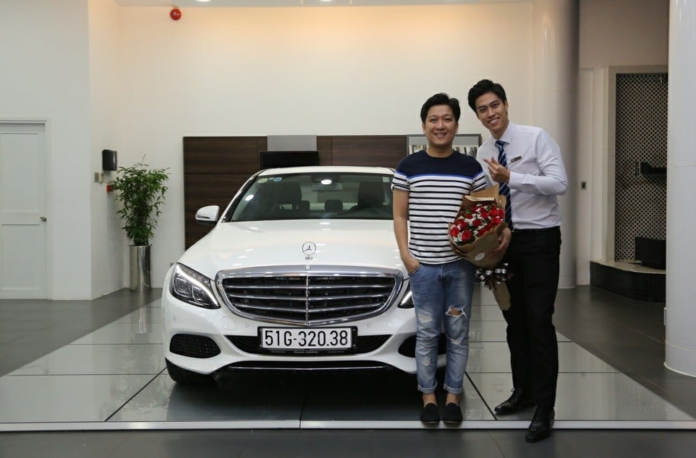 Trường Giang 'chia tay' Mercedes-Benz C250 Exclusive sau 5 năm sử dụng