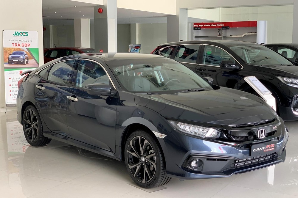 Sedan hạng C của Honda giảm tới 150 triệu đồng, đón phiên bản mới