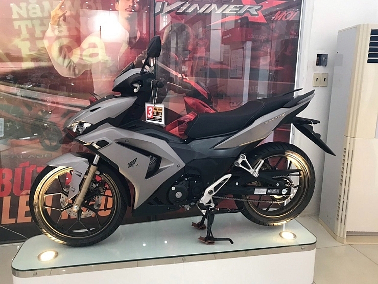 Honda Winner X giảm giá “sốc” tới 20 triệu đồng khiến fan Exciter 'lo sốt vó'