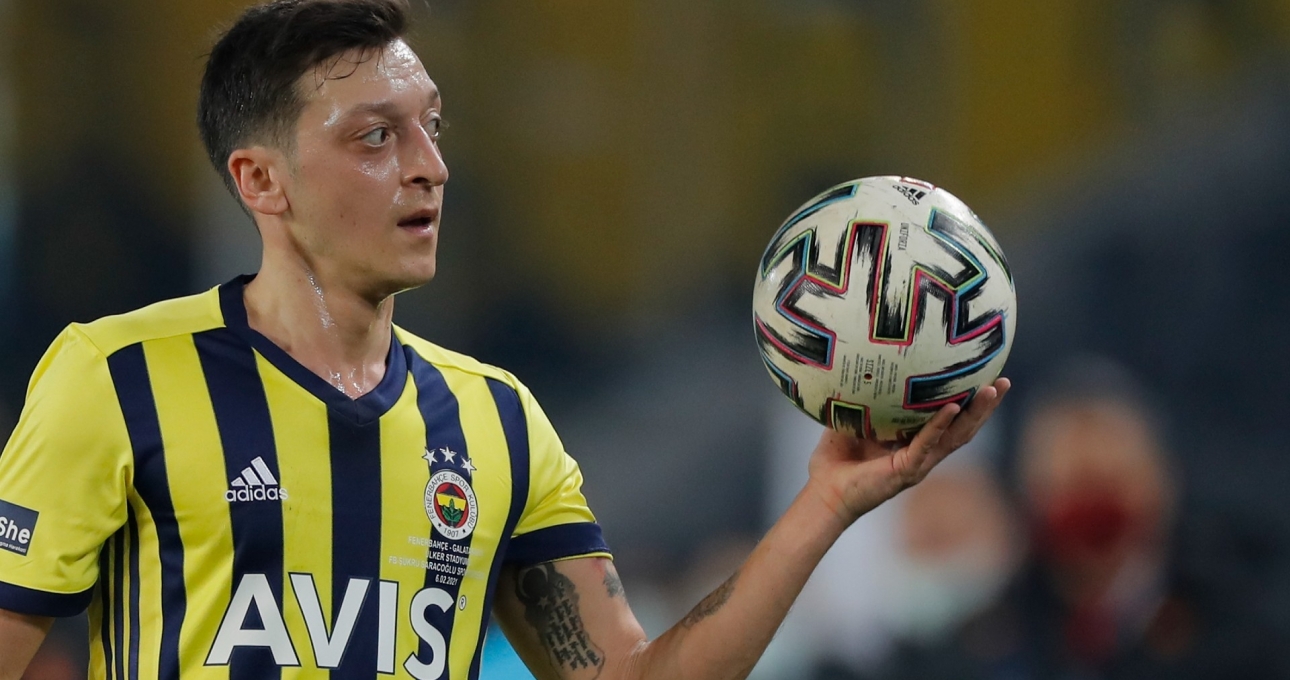 NÓNG: 'Đại gia' Ngoại hạng Anh chuẩn bị có được Ozil