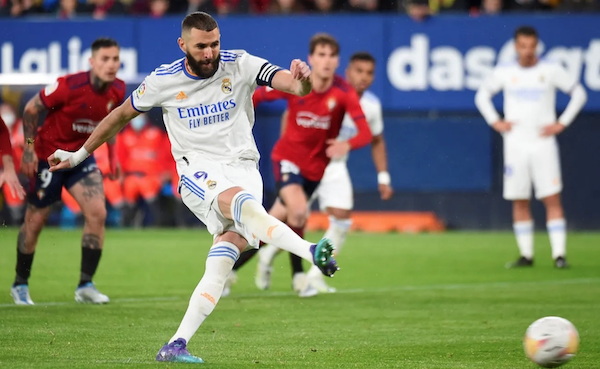 Benzema đá hỏng 2 quả penalty liên tiếp trong một trận đấu