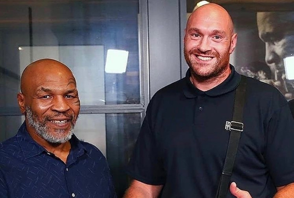 Tyson Fury sẽ trả tiền để... được ăn đấm từ huyền thoại Mike Tyson