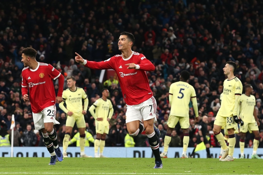 Ronaldo tỏa sáng, Man Utd hạ Arsenal trong trận cầu 5 bàn thắng