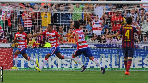 Video bàn thắng: Granada 1-0 Barcelona (VĐQG Tây ban Nha 2013/14)