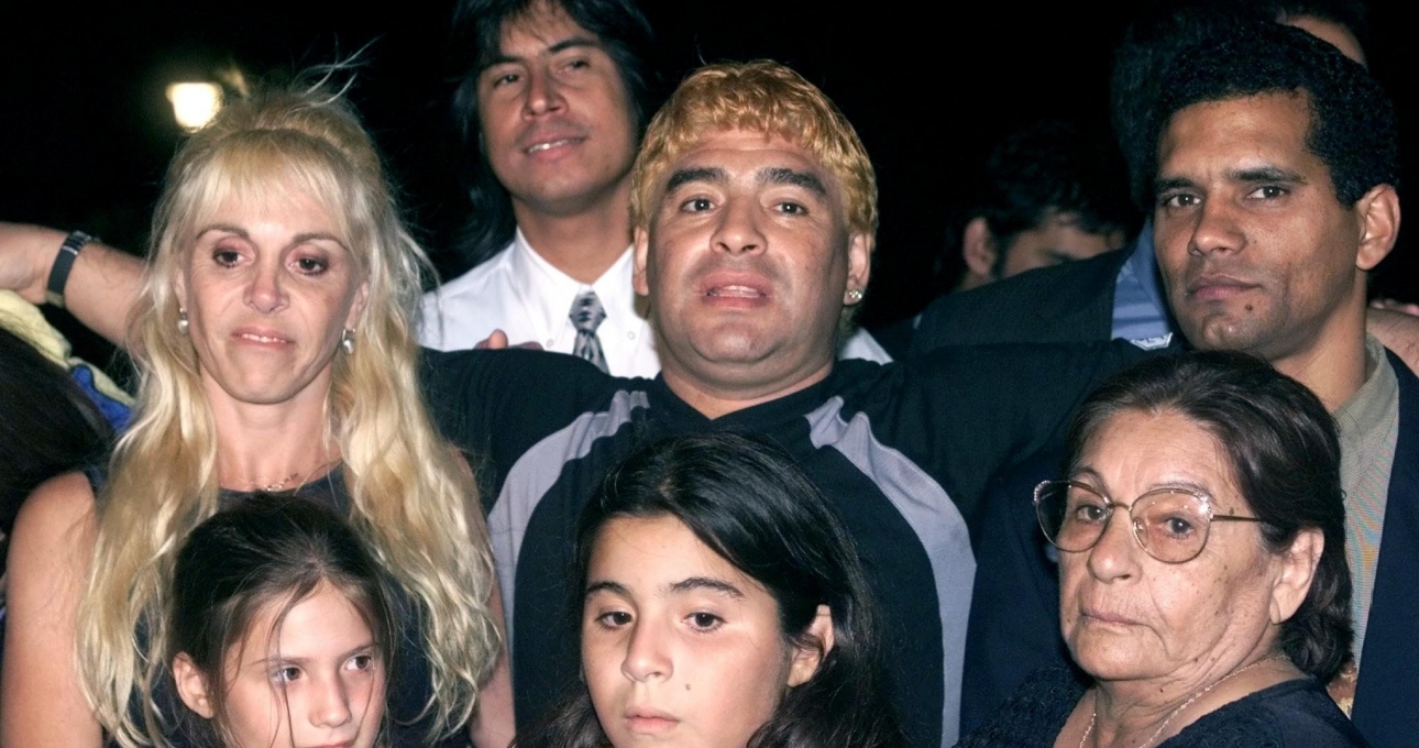 Người thân Maradona 'đấu đá' vì khối tài sản khổng lồ