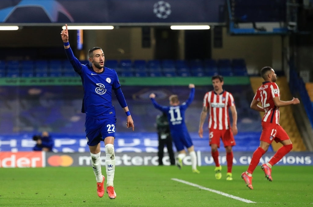 Atletico Madrid 'phơi áo' tại Stamford Bridge