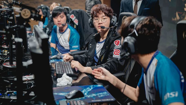 LMHT: Chính thức đội hình của Flash Wolves tan rã