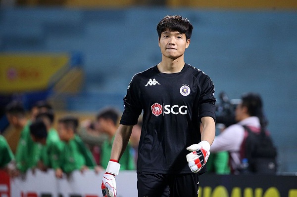 Hanoi FC to renew contract with goalie Phi Minh Long