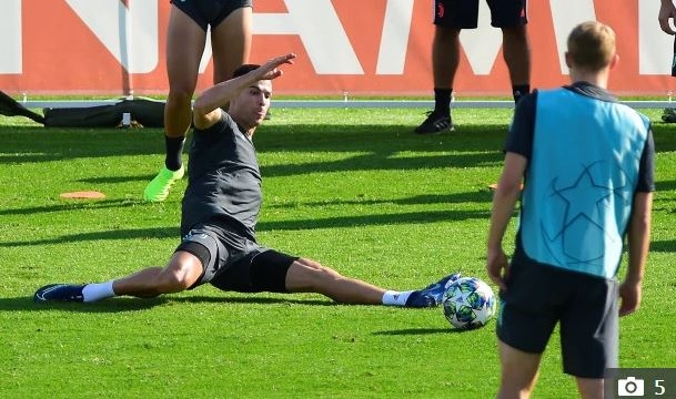 Ronaldo tiết lộ mẫu giày Nike mới nhất, sẽ đi trong mùa giải này