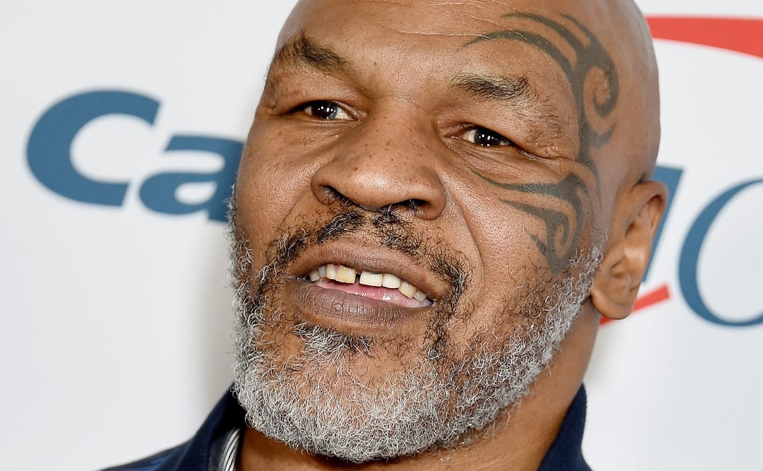 Mike Tyson suýt ngủ gục trước ống kính, fan hâm mộ lo ngại