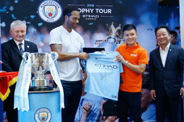 Cựu sao Man City: Nhỏ như Quang Hải vẫn đá NHA tốt