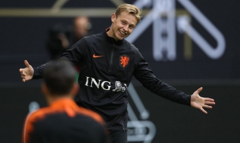 Frenkie De Jong nói thẳng về việc gia nhập MU tại ĐT Hà Lan