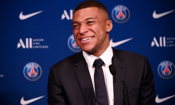 Tạm nghỉ thi đấu, Mbappe vẫn khiến PSG 'nở mày nở mặt' nơi phương xa