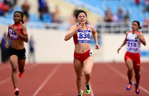 VIDEO: HCV 400m của Nguyễn Thị Huyền ở SEA Games 31