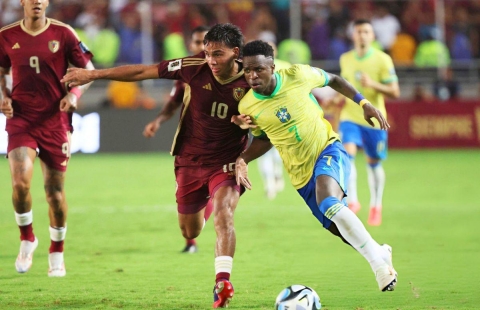 Vinicius trượt penalty, Brazil chia điểm cay đắng trước Venezuela