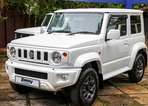 Vén màn Suzuki Jimny phiên bản 'Bắc Cực', giá quy đổi gần 1 tỷ đồng