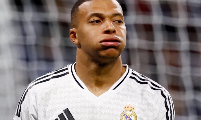 Kylian Mbappe lập kỷ lục việt vị châu Âu, Real Madrid lo lắng