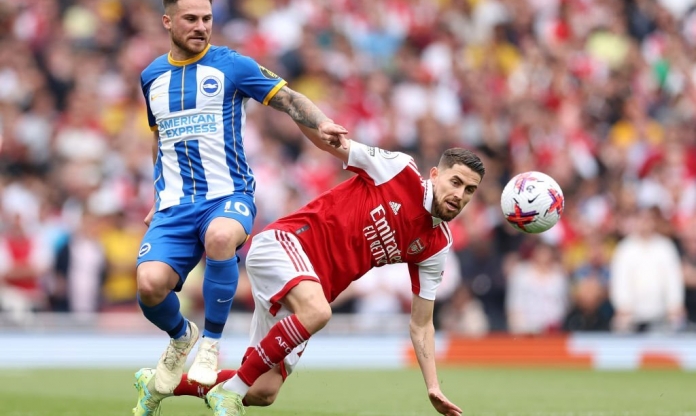 Arsenal thua 'muối mặt' trước Brighton, cuộc đua vô địch coi như ngã ngũ