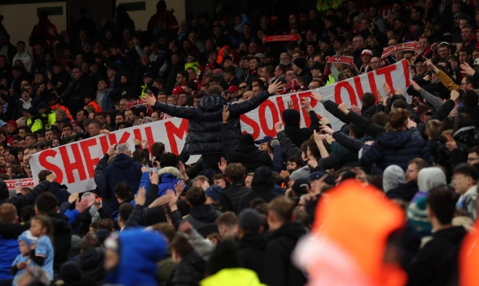 CĐV Bayern Munich đá xoáy Man City, ‘nói hộ’ nỗi lòng fan MU ở đại chiến tại Etihad