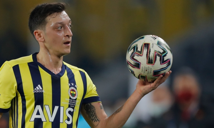 NÓNG: 'Đại gia' Ngoại hạng Anh chuẩn bị có được Ozil