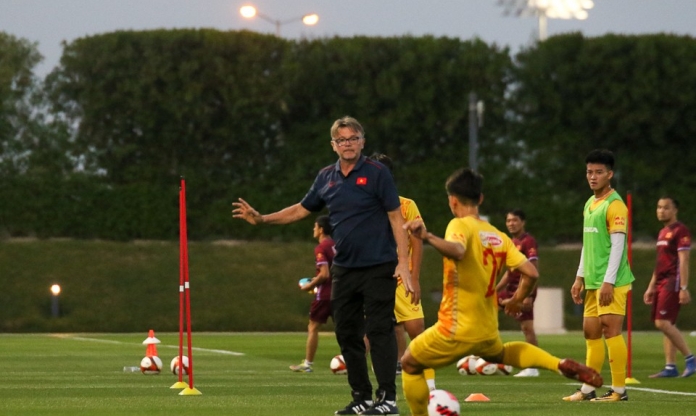 HLV Troussier yêu cầu đặc biệt với U23 Việt Nam tại Doha