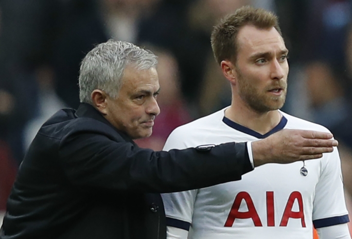 Mourinho đã khóc khi chứng kiến Eriksen đột quỵ