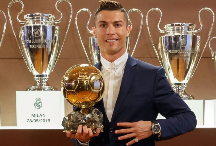 Xác nhận: Ronaldo vượt qua Messi để trở thành 'Cầu thủ vĩ đại nhất'