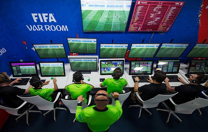 FIFA ra thay đổi lịch sử về VAR, ĐT Việt Nam không còn lo bị xử ép?