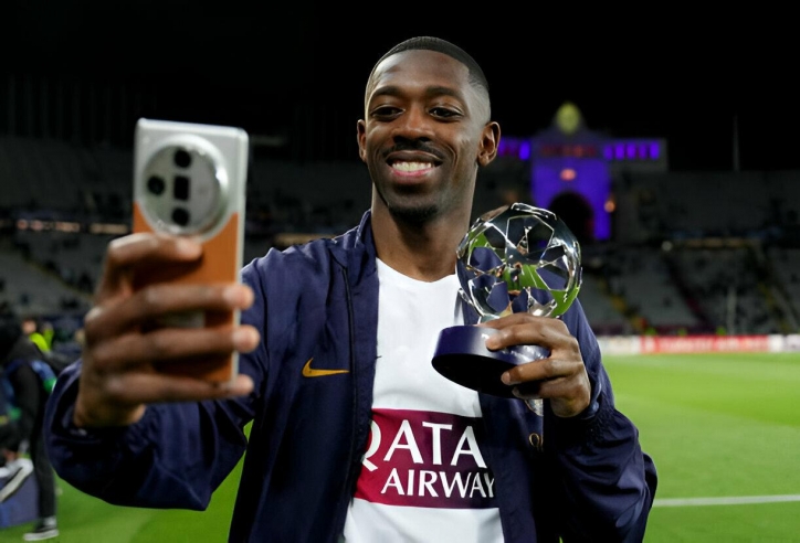 Ousmane Dembele phản ứng hài hước khi bị CĐV Barca la ó