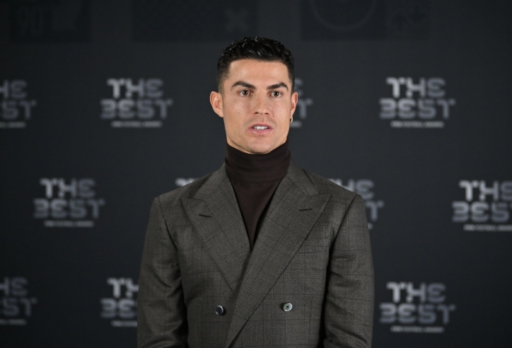 Đàn em tại MU có động thái gây ngỡ ngàng với Ronaldo