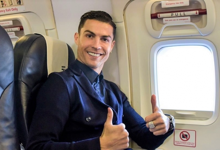 Ronaldo có nghĩa cử cao đẹp, sáng mãi đạo lý 'uống nước nhớ nguồn'