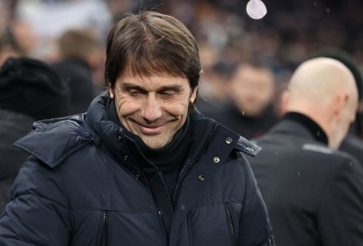 Bị Tottenham sa thải, HLV Conte hưởng trọn 'giàu sang phú quý'