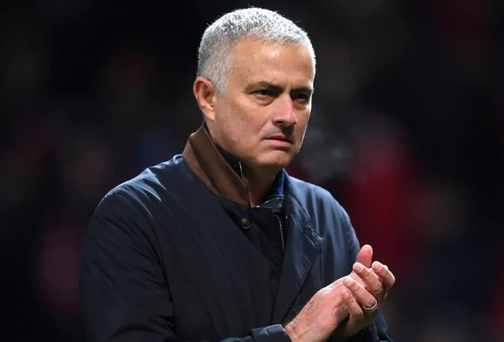 Cập bến 'gã khổng lồ', HLV Mourinho chốt chiêu mộ siêu sao số 1 MU?