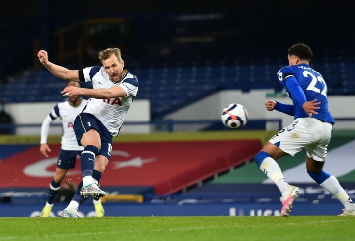 Tottenham thoát thua nhờ Harry Kane