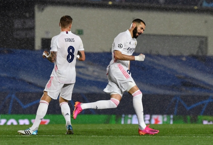 Benzema ghi tên mình vào lịch sử Champions League