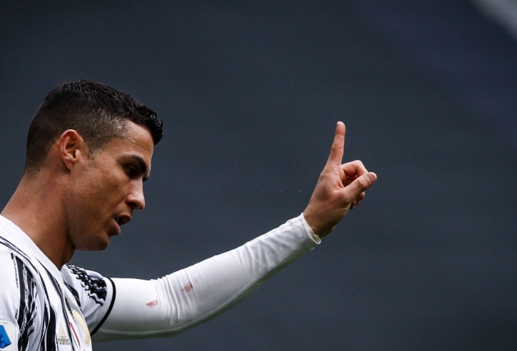 Ronaldo hành động nghĩa hiệp, đập tan điều tiếng