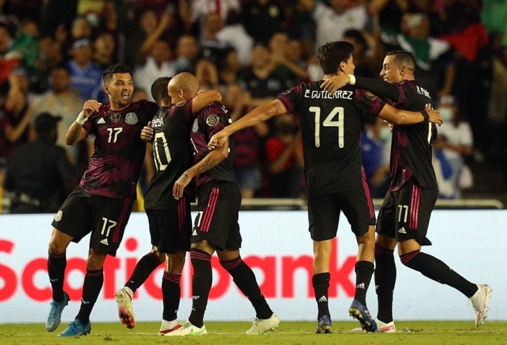 Mexico vào tứ kết Gold Cup với chiến thắng sát nút