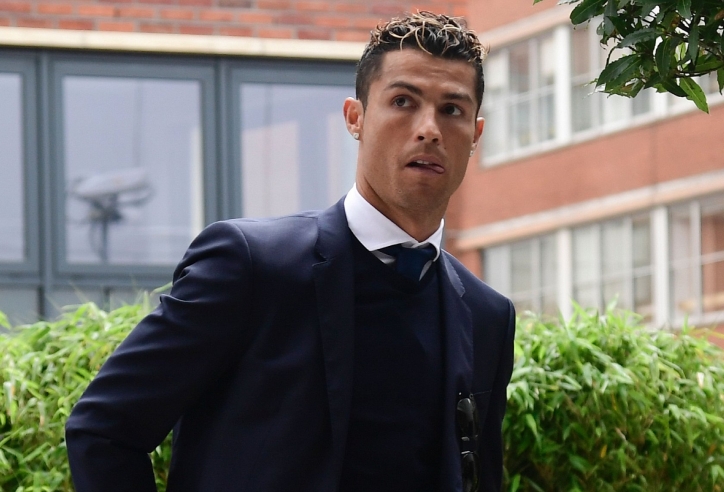 Ronaldo gia nhập đại kình địch của MU?