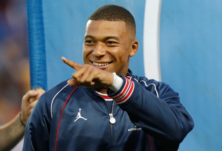 Mbappe khiến phòng thay đồ 'đội bóng mới' phấn khích