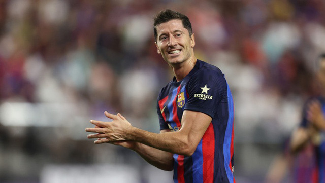 Lewandowski mất giải thưởng cao quý vì gia nhập Barca?