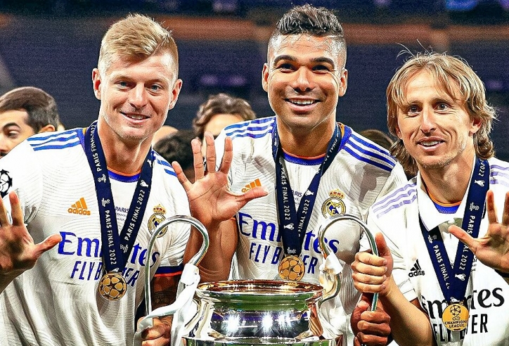 NÓNG: Sau Casemiro, Real sẵn sàng nhả thêm ‘siêu tiền vệ’ cho MU