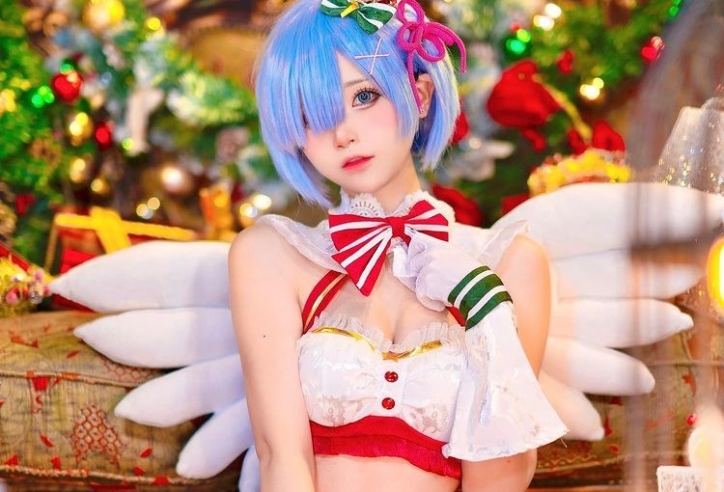 Mãn nhãn với bộ ảnh giáng sinh từ nữ cosplayer SeeU