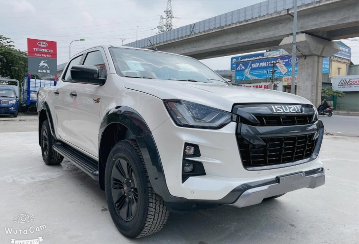 Cận cảnh Isuzu D-Max vừa về đại lý, sẵn sàng ra mắt đấu Ford Ranger