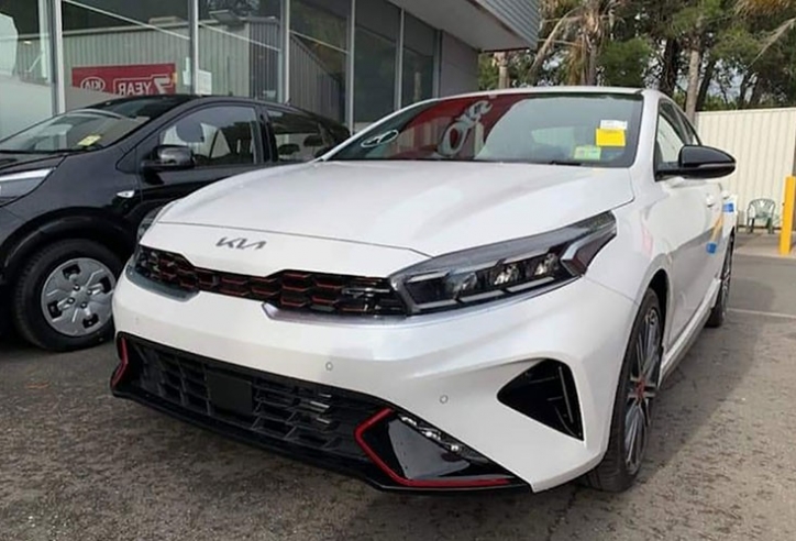 Chi tiết Kia Cerato 2021 tại đại lý: thiết kế ấn tượng, giá từ 460 triệu đồng