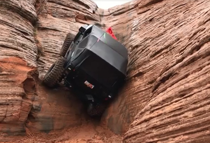 VIDEO: Chiêm ngưỡng màn leo núi đỉnh cao của 'siêu phẩm' Jeep