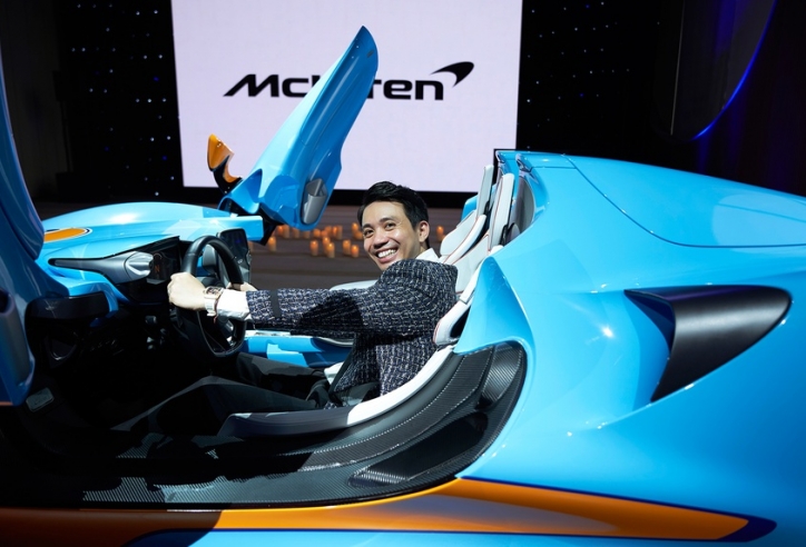 Minh “Nhựa” xuất hiện cùng McLaren Elva “gây sốt” giới chơi siêu xe