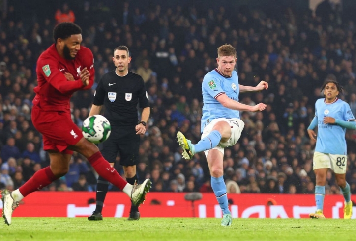 Man City và Liverpool điều tra vụ CĐV nhí nhập viện sau trận đấu