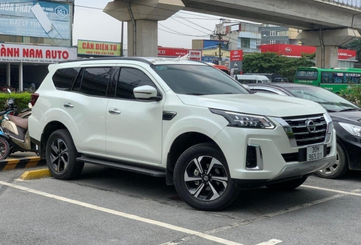 Nissan Terra 2022 bất ngờ xuất hiện tại tại đại lý, sẵn sàng đấu Fortuner, SantaFe